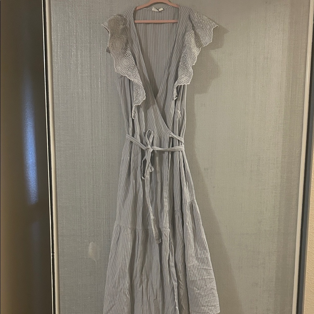 GAP Gray Striped Midi Dress
